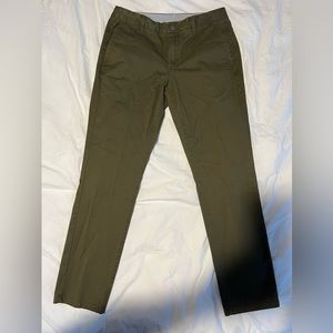 Bonobos stretch chinos